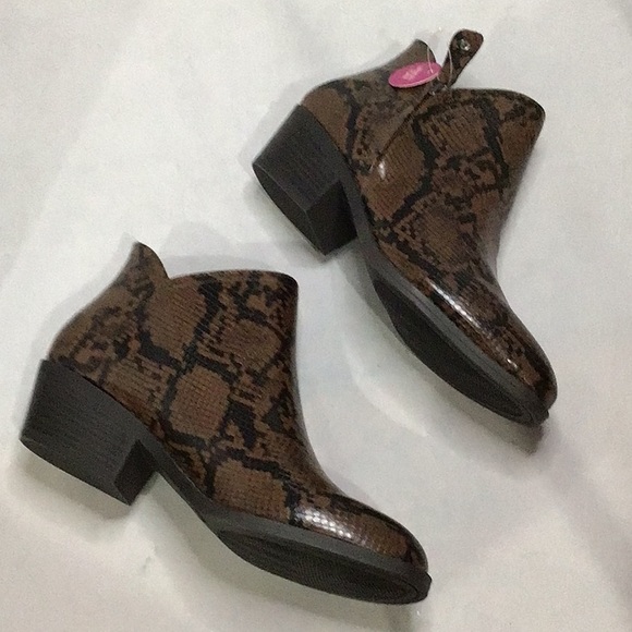 SO Angelfish Brown Faux Snakeskin Ankle Boots - Picture 8 of 10